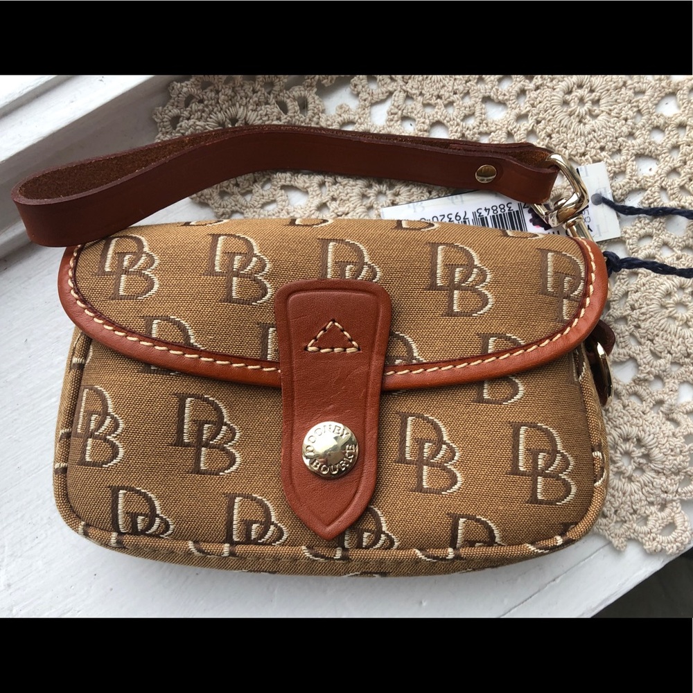 NWOT Dooney  Wristlet